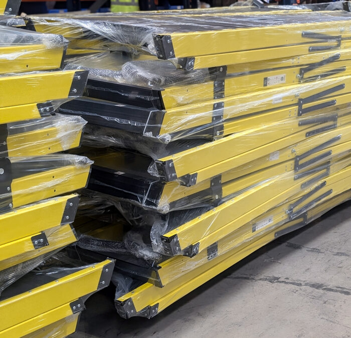 Fibreglass Steps with Handrail (5 Tread) - Image 3